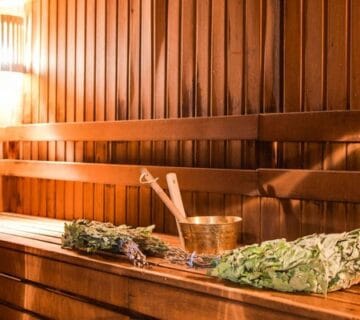 Русская Баня: Вековые Традиции Здоровья и Душевного Очищения